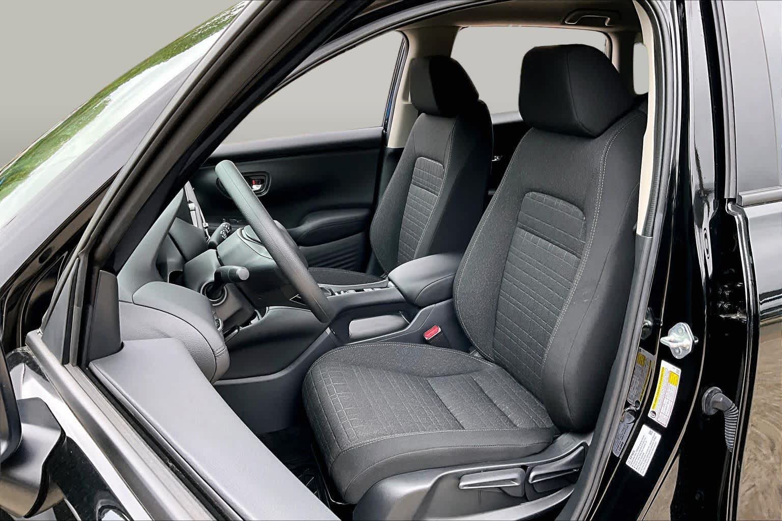 Certified 2027 Honda HR-V LX image 8