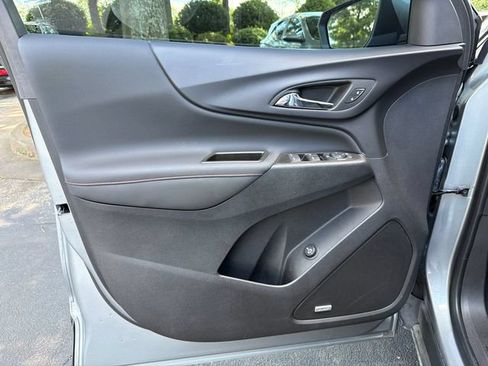 Used 2023 Chevrolet Equinox RS w/ RS Leather Package FWD image 10
