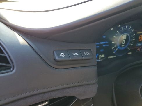 Used 2017 Cadillac Escalade ESV Platinum image 10