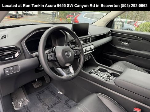 Used 2025 Honda Pilot Elite image 16