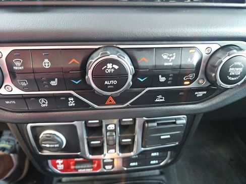 Used 2024 Jeep Wrangler Unlimited Rubicon w/ Convenience Group image 19