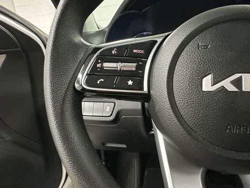 Used 2022 Kia Forte LXS FWD image 8
