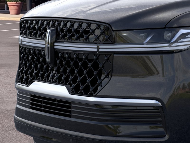 New 2026 Lincoln Navigator L Reserve w/ Jet Appearance Package AWD/4WD image 18