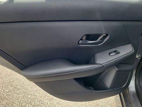 Used 2025 Nissan Sentra S FWD image 11