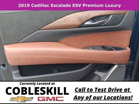 Used 2019 Cadillac Escalade ESV Premium Luxury AWD/4WD image 16