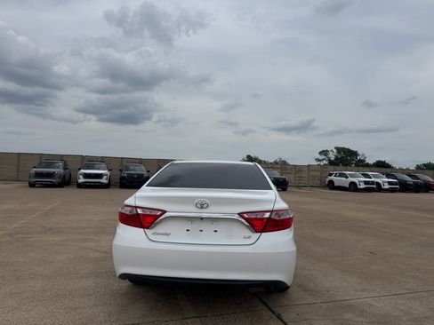 Used 2017 Toyota Camry SE FWD image 20