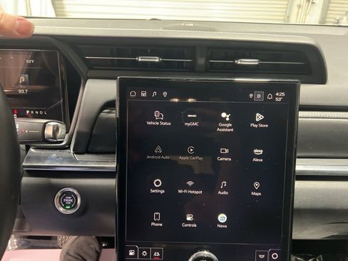 Used 2025 GMC Terrain Elevation image 33