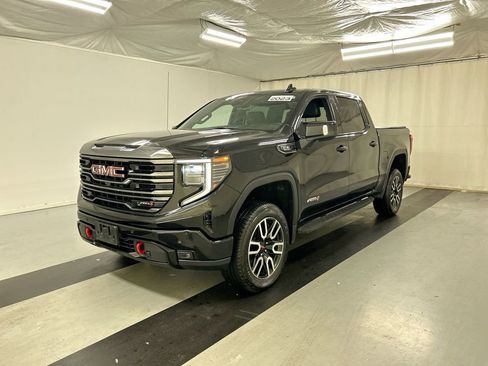 Used 2023 GMC Sierra 1500 AT4 image 5