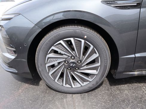 New 2026 Hyundai Sonata Limited FWD image 19