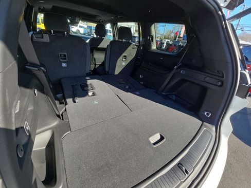 New 2025 Jeep Grand Cherokee L Laredo w/ Luxury Tech Group I image 28