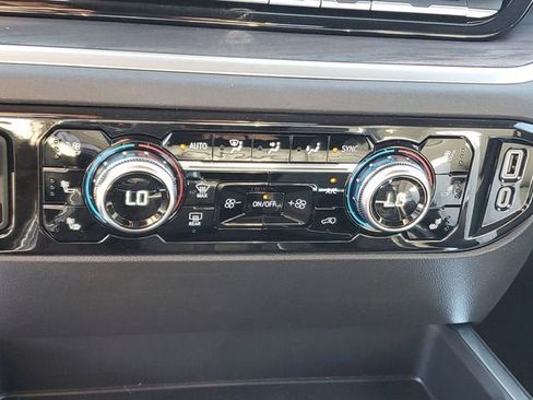 New 2026 GMC Sierra 1500 SLT image 26