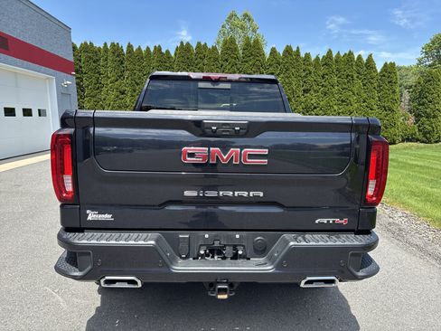 Used 2025 GMC Sierra 1500 AT4 w/ AT4 Premium Package AWD/4WD image 4