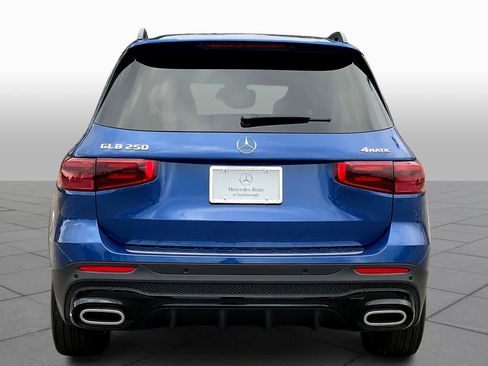New 2026 Mercedes-Benz GLB 250 4MATIC image 4