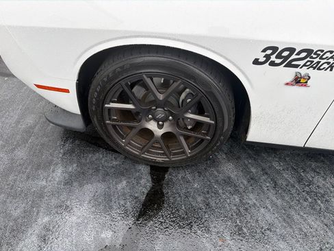 Used 2018 Dodge Challenger R/T Scat Pack RWD image 3