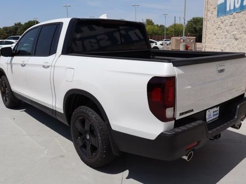 New 2026 Honda Ridgeline Black Edition image 9