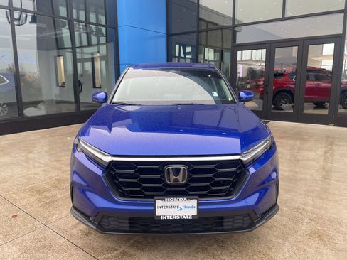 Used 2023 Honda CR-V LX image 2