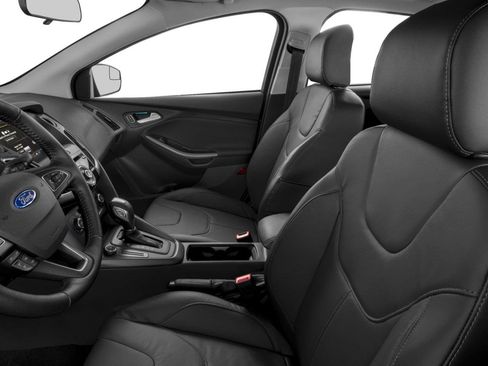 Used 2016 Ford Focus SE FWD image 4