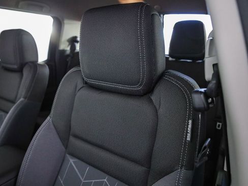 New 2025 Nissan Frontier SV image 24