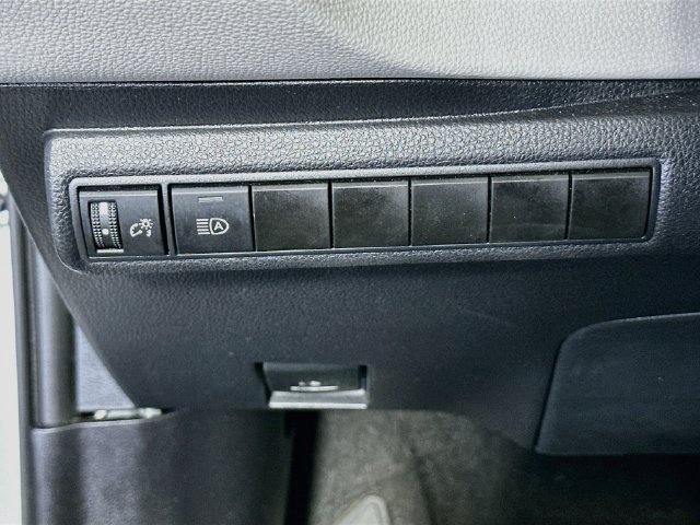Certified 2025 Toyota Corolla LE FWD image 11