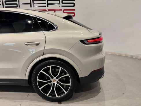 Used 2025 Porsche Cayenne Coupe AWD/4WD image 4