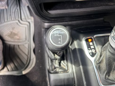 Used 2020 Jeep Gladiator Sport AWD/4WD image 23