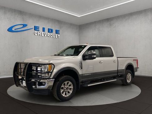 Used 2017 Ford F250 Lariat w/ Chrome Package AWD/4WD image 8