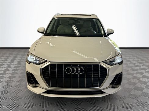 Certified 2021 Audi Q3 2.0T Premium w/ Convenience Package AWD/4WD image 2