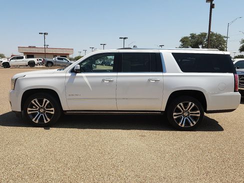 Used 2019 GMC Yukon XL Denali w/ Denali Ultimate Package AWD/4WD image 2
