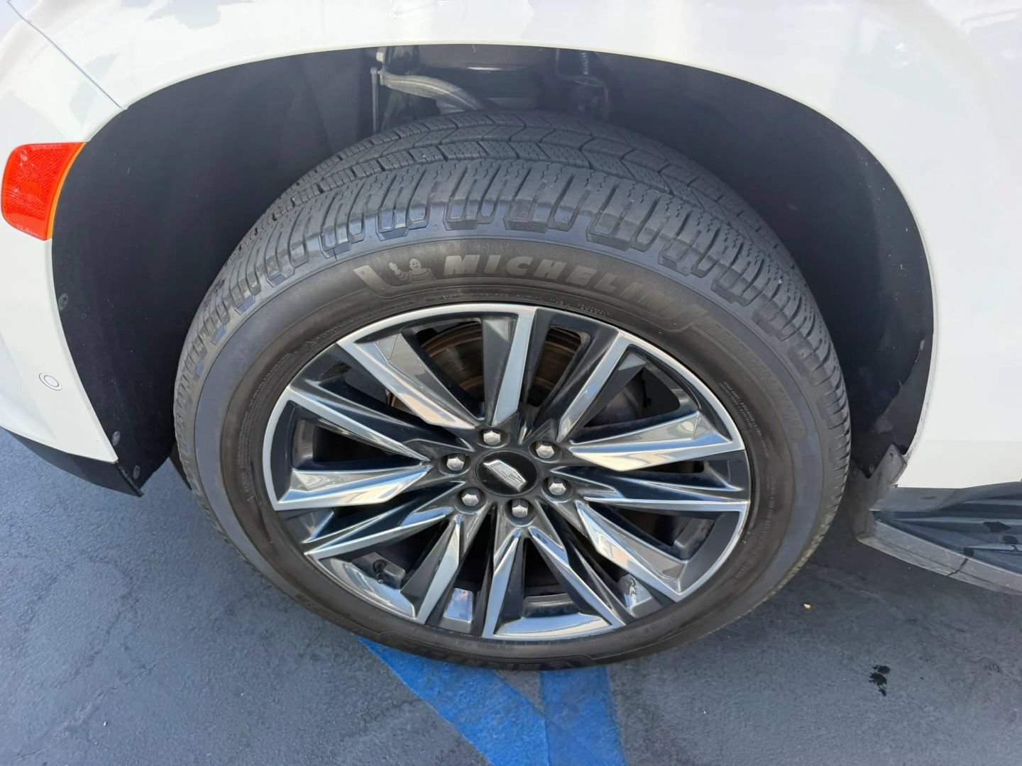 Used 2021 Cadillac Escalade ESV Sport w/ Driver Assist Tech Package AWD/4WD image 43