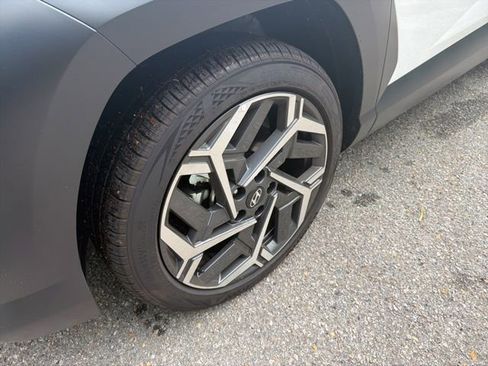Used 2026 Hyundai Kona SEL Premium FWD image 9