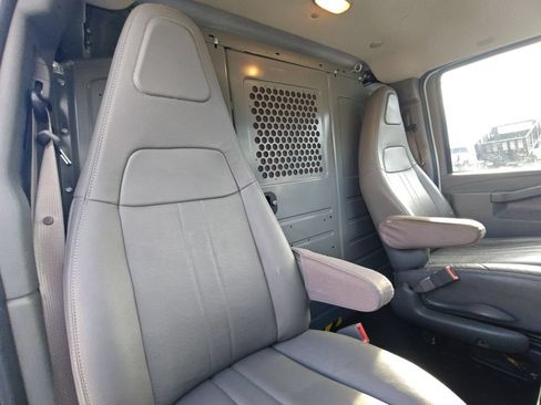Used 2018 Chevrolet Express 2500 w/ Driver Convenience Package RWD image 25