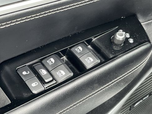 Used 2022 Jeep Wagoneer Series III w/ Convenience Group I AWD/4WD image 25