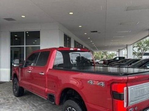 Used 2023 Ford F250 Platinum image 5