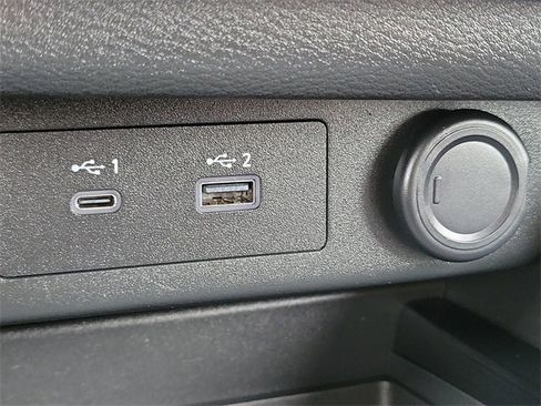 Used 2023 Nissan Rogue SV image 15