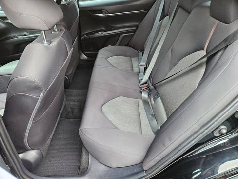 Used 2020 Toyota Camry LE FWD image 13