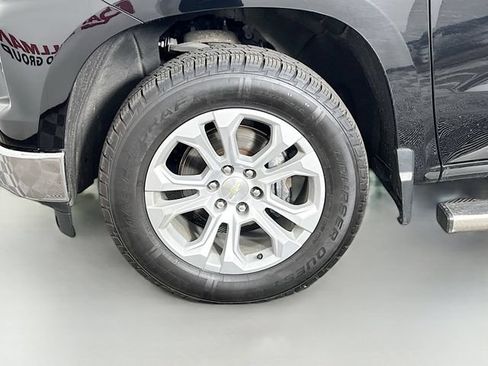 Used 2023 Chevrolet Silverado 1500 LTZ AWD/4WD image 25