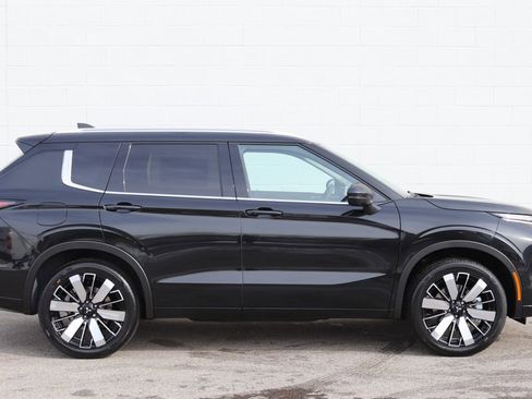 New 2026 Mitsubishi Outlander SEL image 2