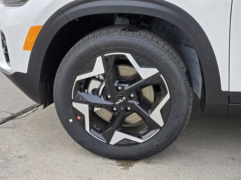 New 2026 Kia Seltos S image 8