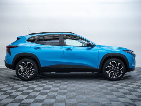 New 2026 Chevrolet Trax RS w/ Sunroof Package FWD image 4