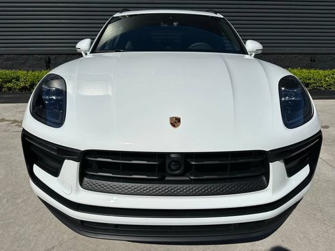 Certified 2026 Porsche Macan AWD/4WD image 8