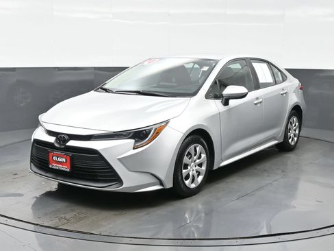 Used 2024 Toyota Corolla LE FWD image 2