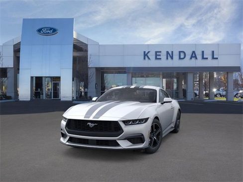 Used 2024 Ford Mustang Premium image 2