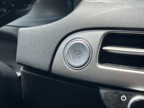 Used 2024 Hyundai Palisade SEL FWD image 33