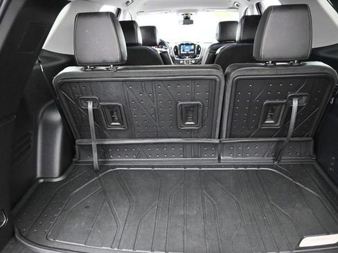 Used 2020 Chevrolet Traverse LT w/ LT Premium Package FWD image 28