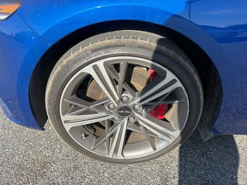 Used 2025 Genesis G70 2.5T w/ Sport Prestige Package image 11