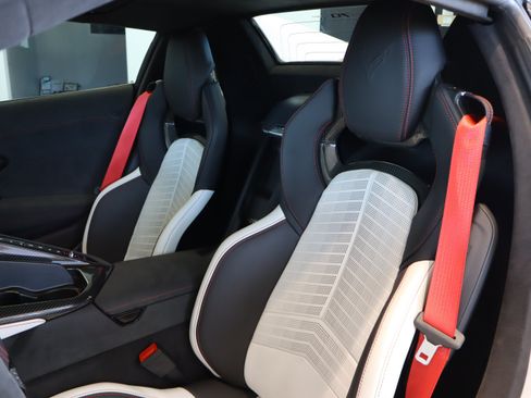 Used 2023 Chevrolet Corvette Z06 w/ Z07 Performance Package RWD image 17