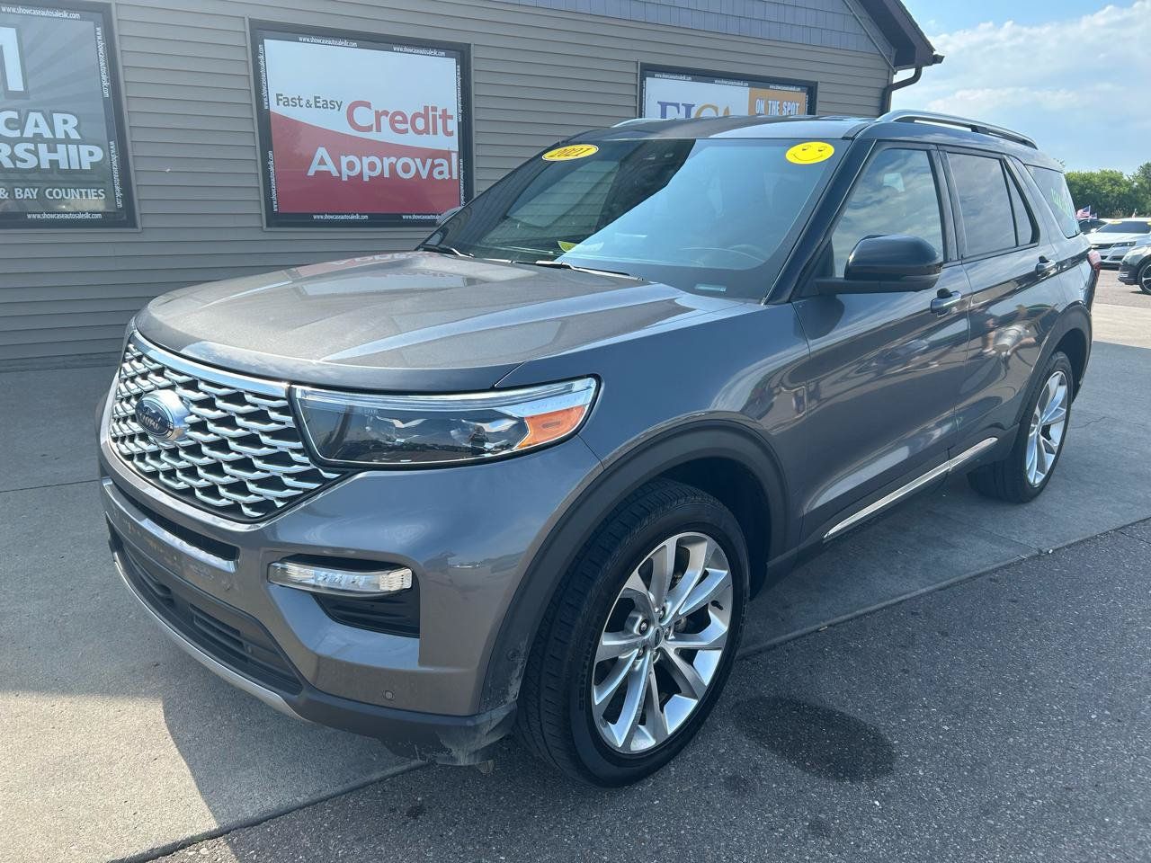 Used 2021 Ford Explorer Platinum w/ Premium Technology Package AWD/4WD image 1