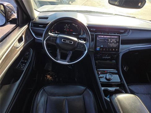 Used 2022 Jeep Grand Cherokee L Limited image 22