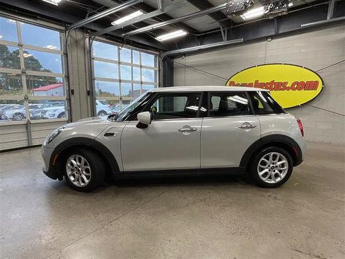 Used 2021 MINI Cooper 4-Door Hardtop w/ Premium Package FWD image 2