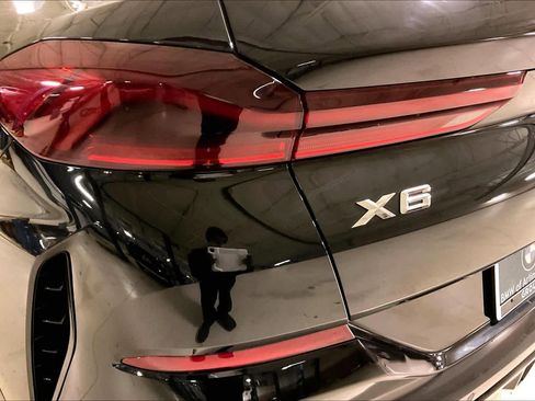 New 2026 BMW X6 xDrive40i w/ Climate Comfort Package image 14
